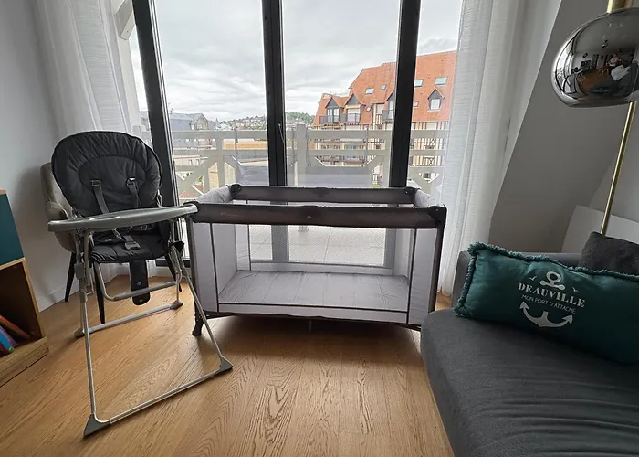 Refuge Chaleureux Et Lumineux, Wifi, Balcon, Parking Au Coeur De * 도빌