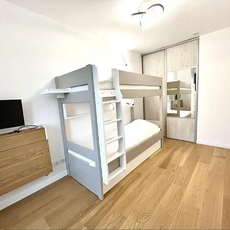 Sejour Authentique - Balcon, Parking & Wifi Ultra-rapide