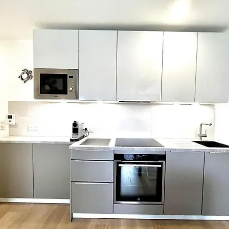 Apartment Sejour Authentique - Balcon, Parking & Wifi Ultra-rapide Deauville