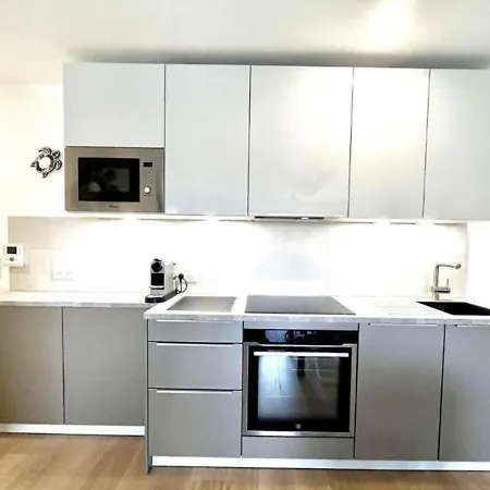 Refuge Chaleureux Et Lumineux, Wifi, Balcon, Parking Au Coeur De 多维尔