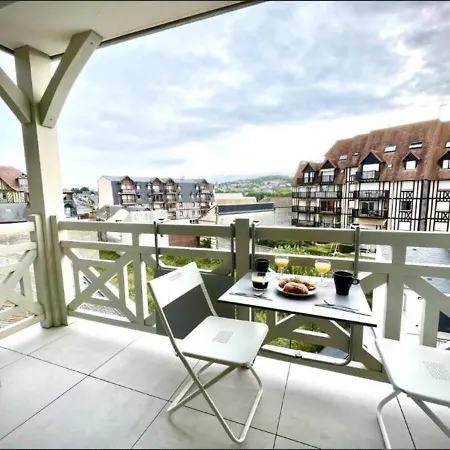 Sejour Authentique - Balcon, Parking & Wifi Ultra-rapide