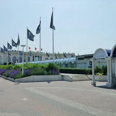 Lägenhet Refuge Chaleureux Et Lumineux, Wifi, Balcon, Parking Au Coeur De Deauville