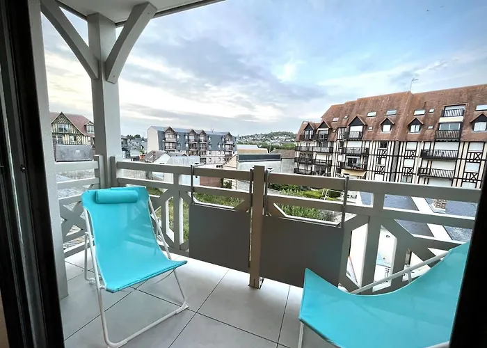 Apartment Refuge Chaleureux Et Lumineux, Wifi, Balcon, Parking Au Coeur De *