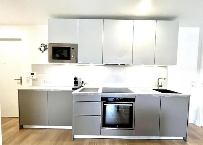 Refuge Chaleureux Et Lumineux, Wifi, Balcon, Parking Au Coeur De Довиль